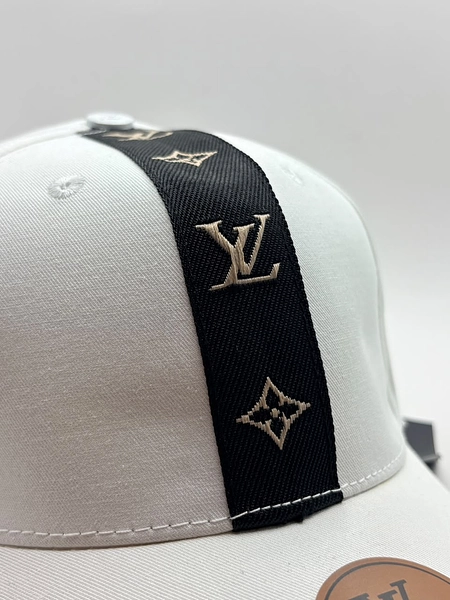 Louis Vuitton Ref: 25000112