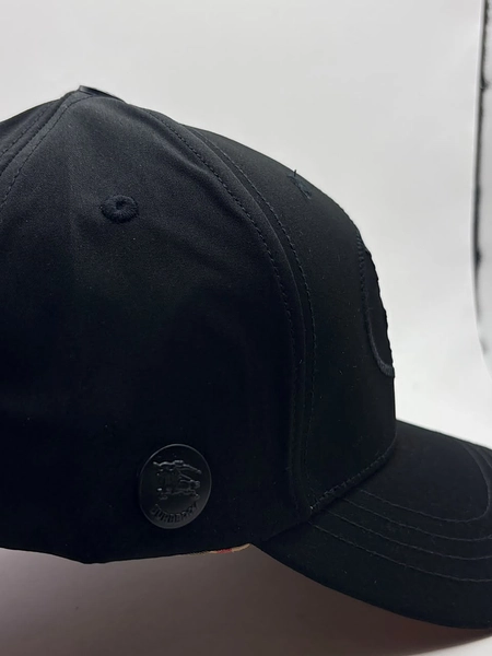Gorra Burberry Contra Marcada Y Pines De Calidas